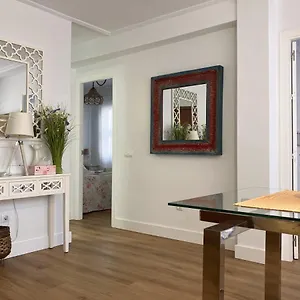 https://apartamento-calle-teodosio.es-andalucia.com